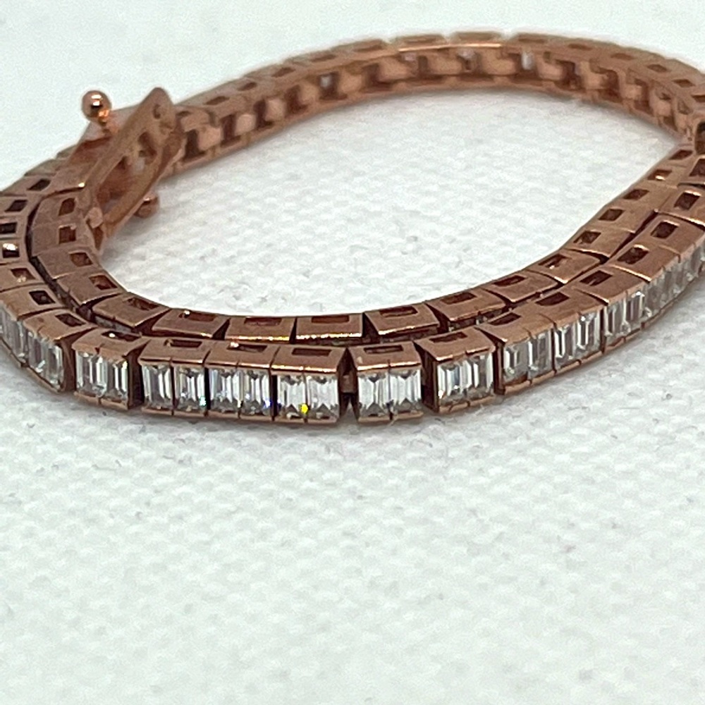 Tennis bracelet